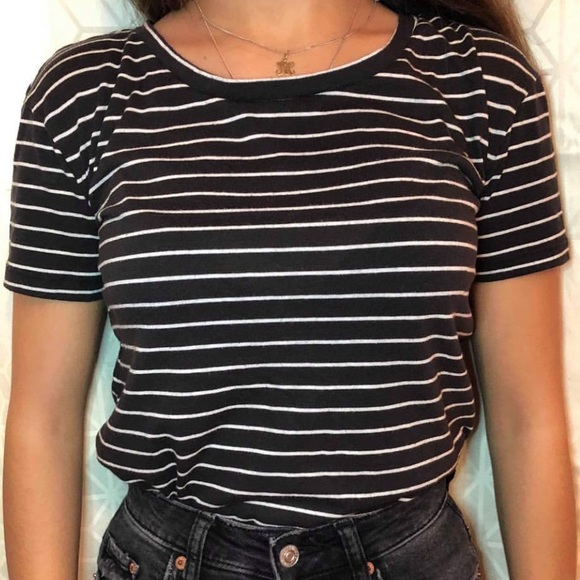 Black and white stripped T-shirt - Picture 1 of 1